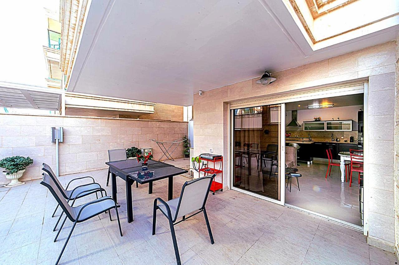 Apartament Milana'S Deluxe With Big Patio And Pool Ejlat Zewnętrze zdjęcie